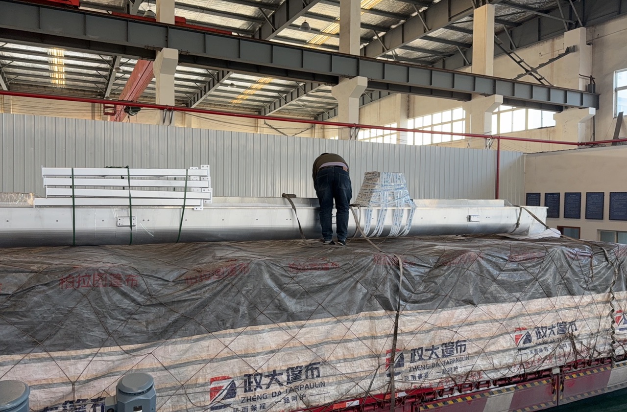 当社のコンベヤシステムは成都に出荷されました。